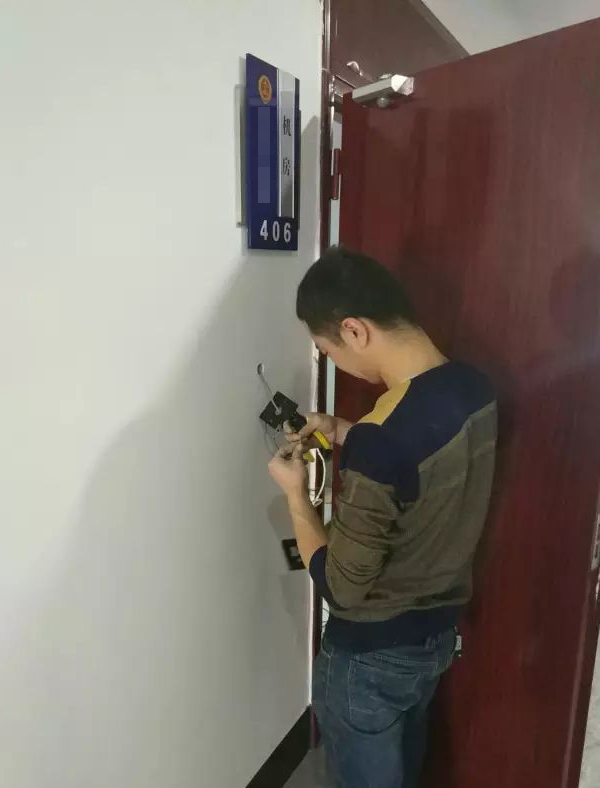 出门按钮安装 出门按钮安装