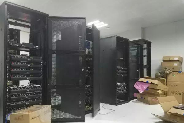 检察院机房现场 检察院机房现场